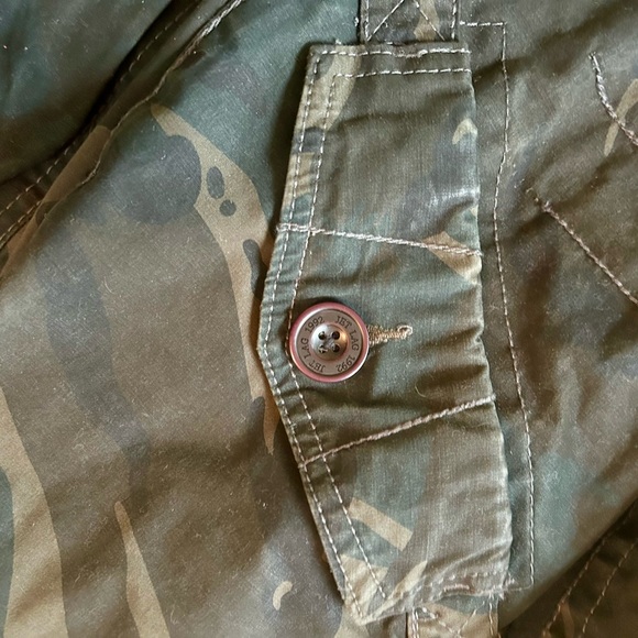 Stylish Heavy Duty Camo Jacket - Picture 3 of 7